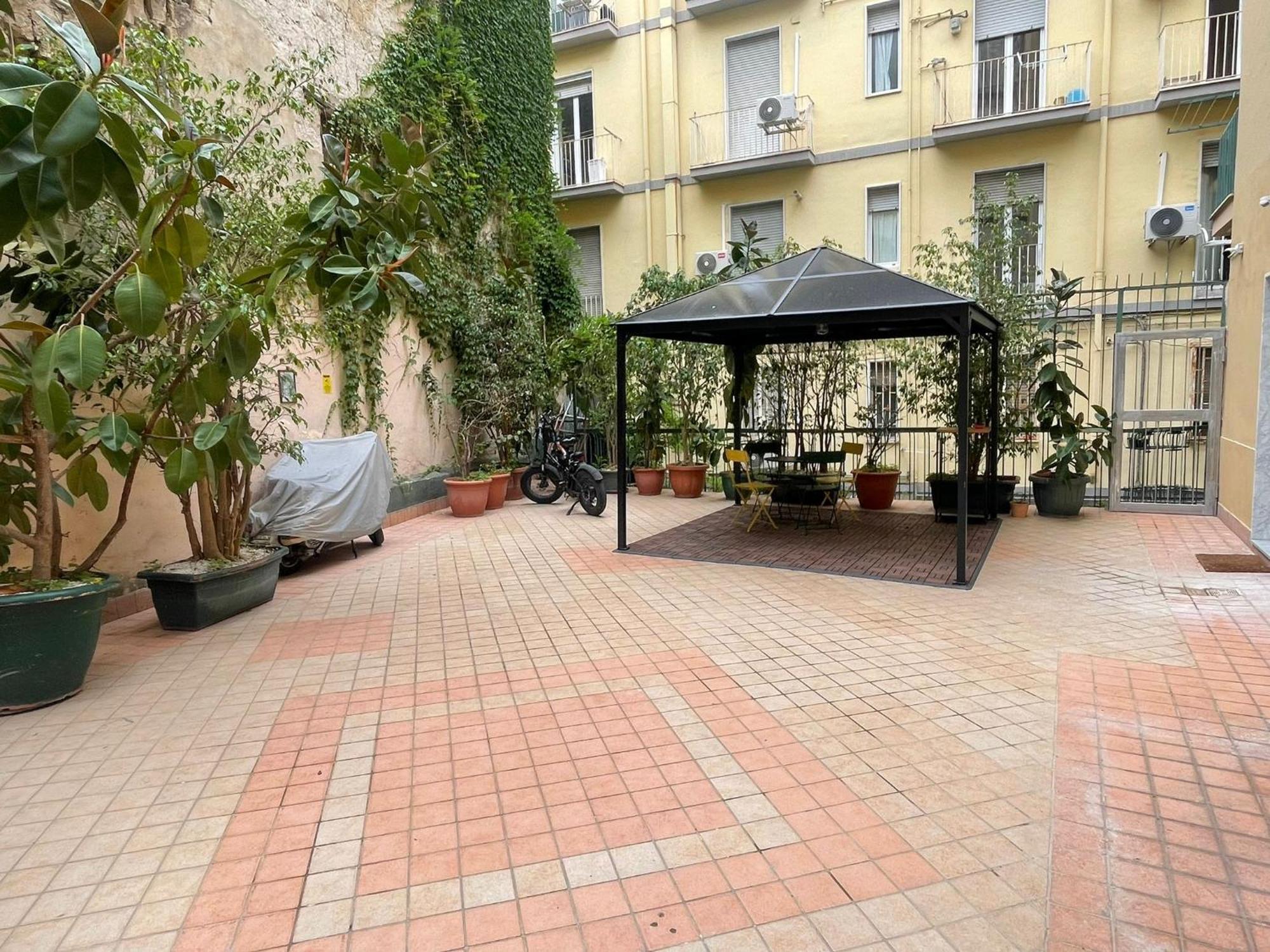 La Casa Di Ily Hotel Napoli Bagian luar foto