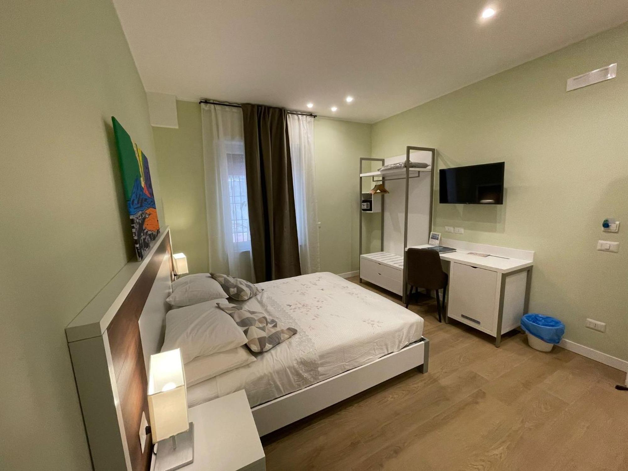 La Casa Di Ily Hotel Napoli Bagian luar foto