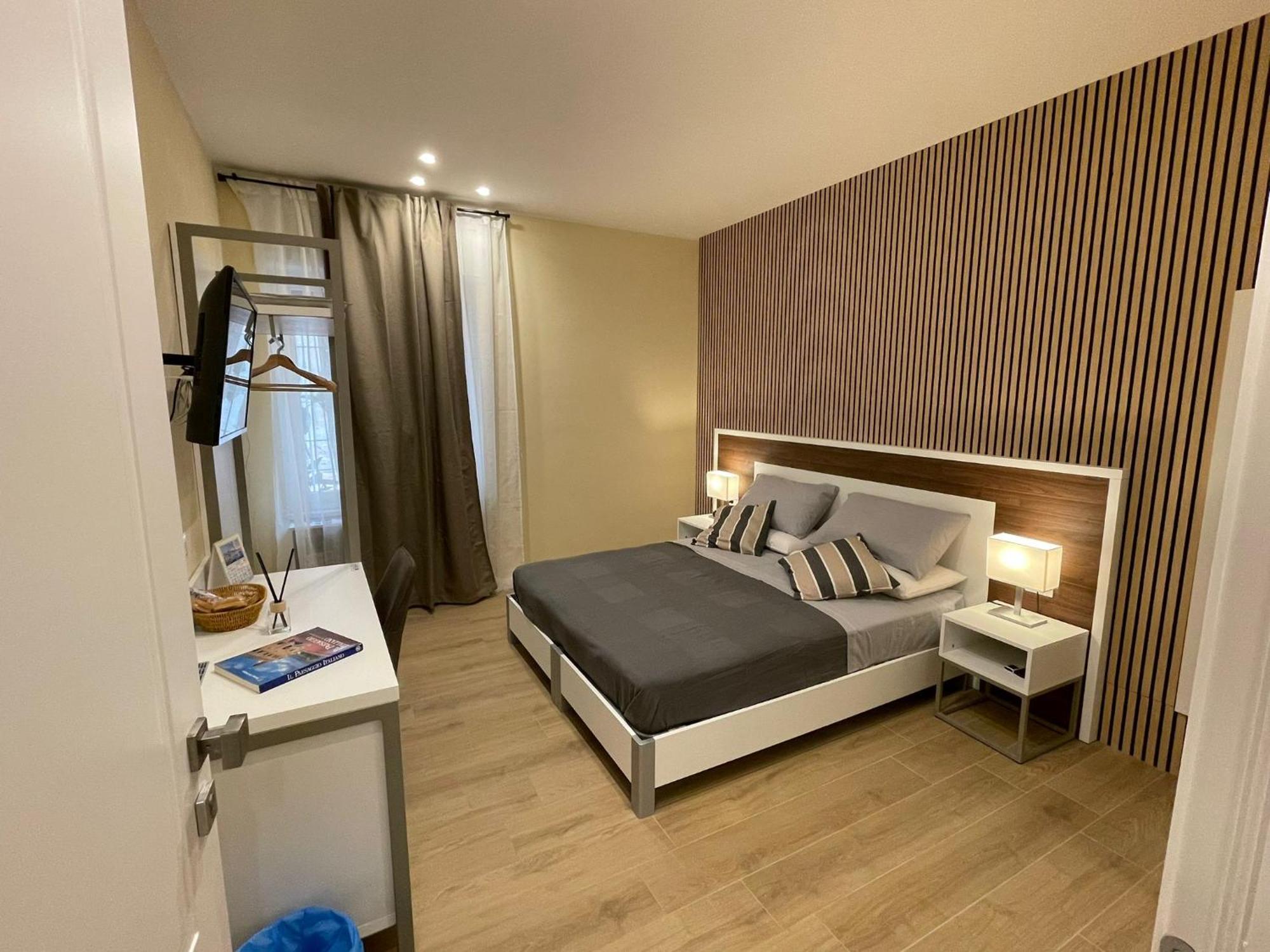 La Casa Di Ily Hotel Napoli Bagian luar foto