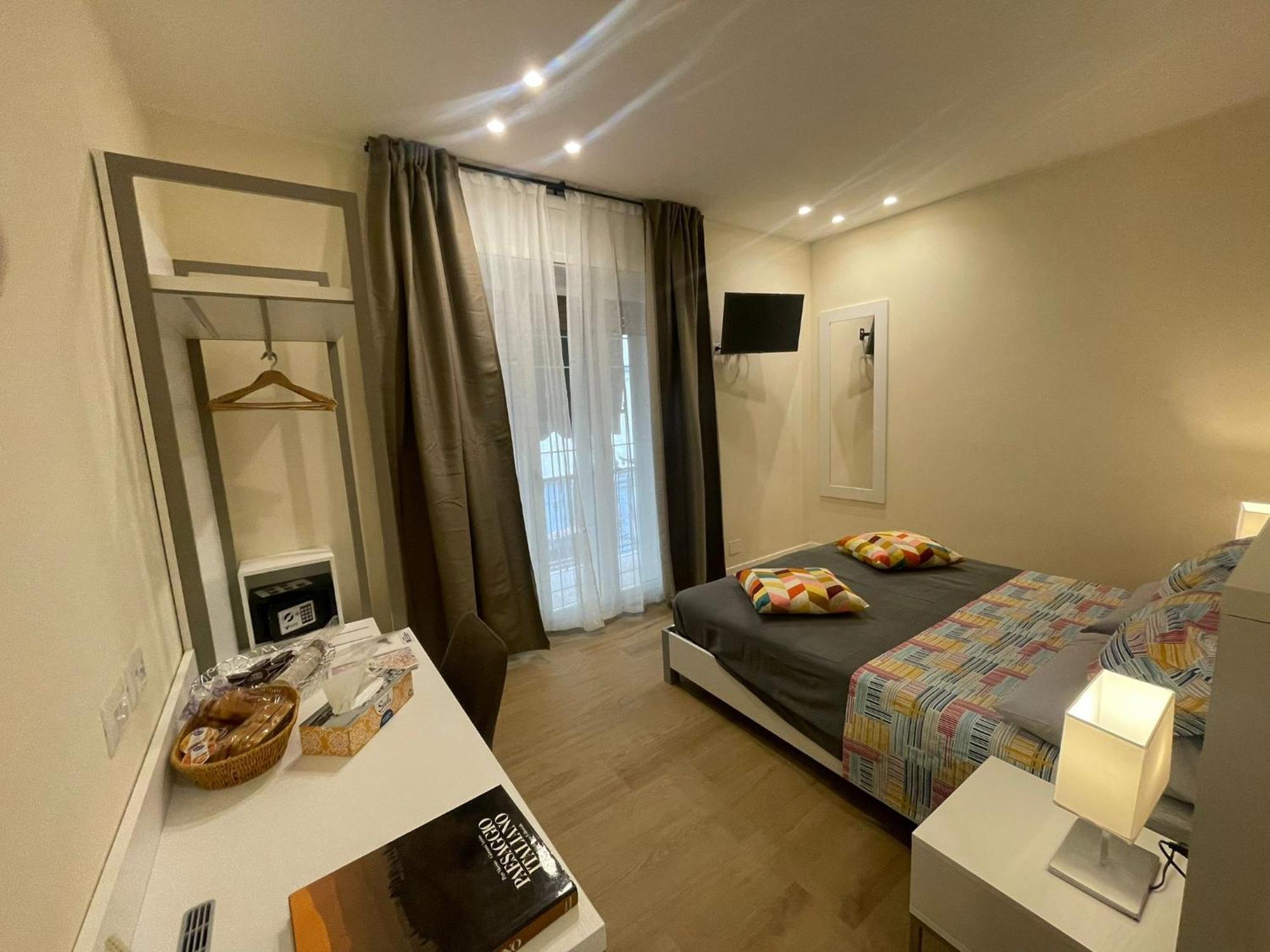 La Casa Di Ily Hotel Napoli Bagian luar foto