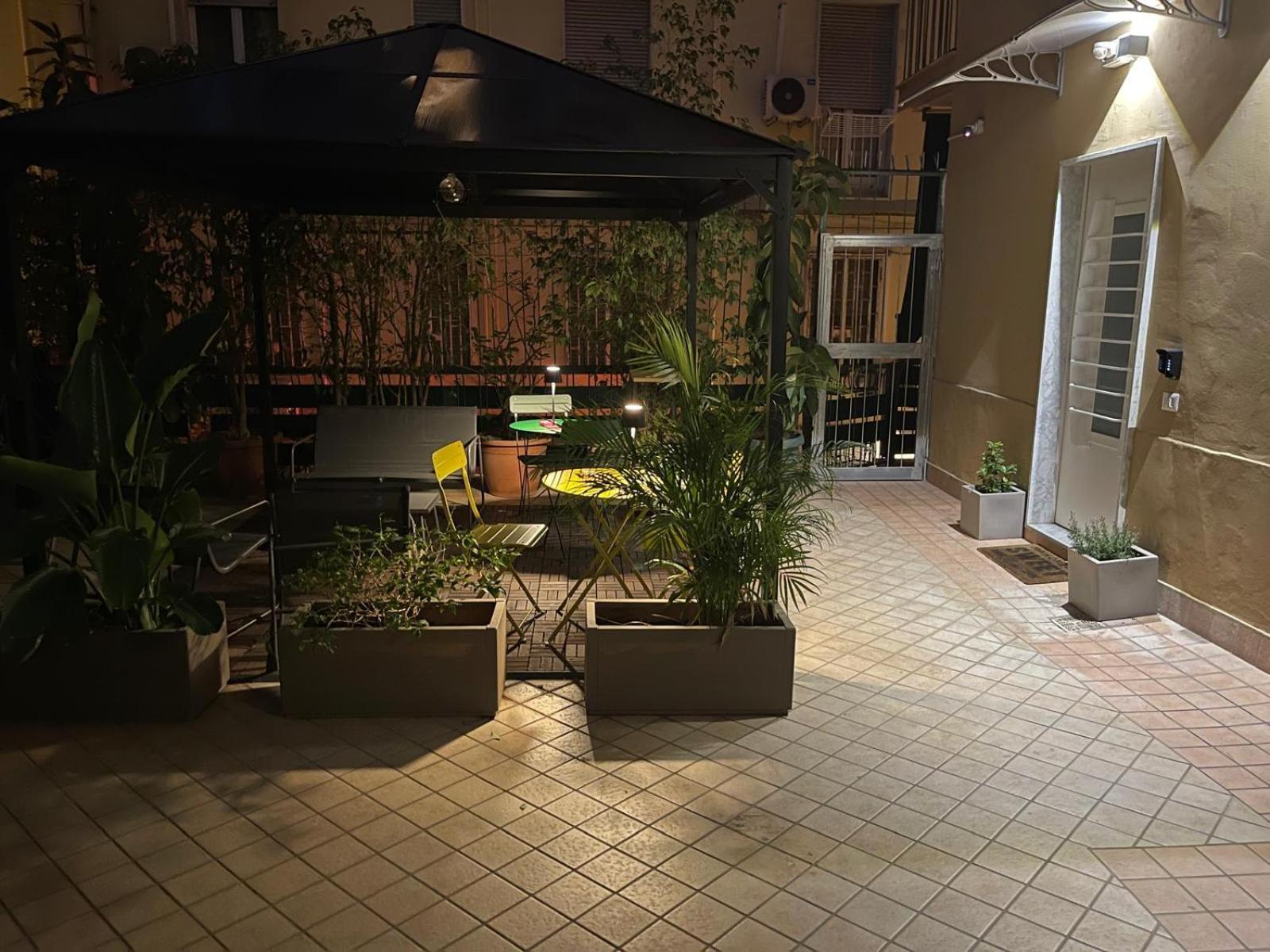 La Casa Di Ily Hotel Napoli Bagian luar foto